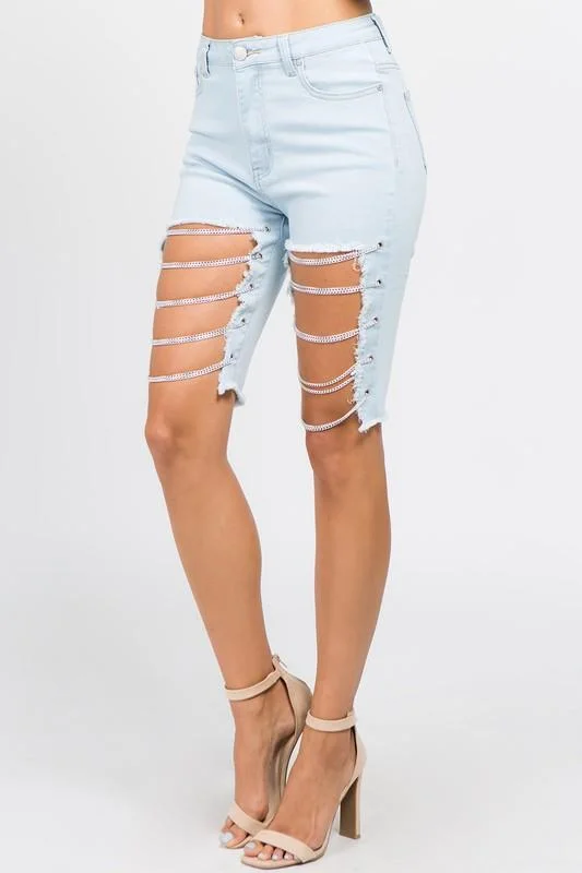 Women’s Long Dresses Light Blue Cut Off Chain Detail Raw Hem Bermuda Denim Shorts