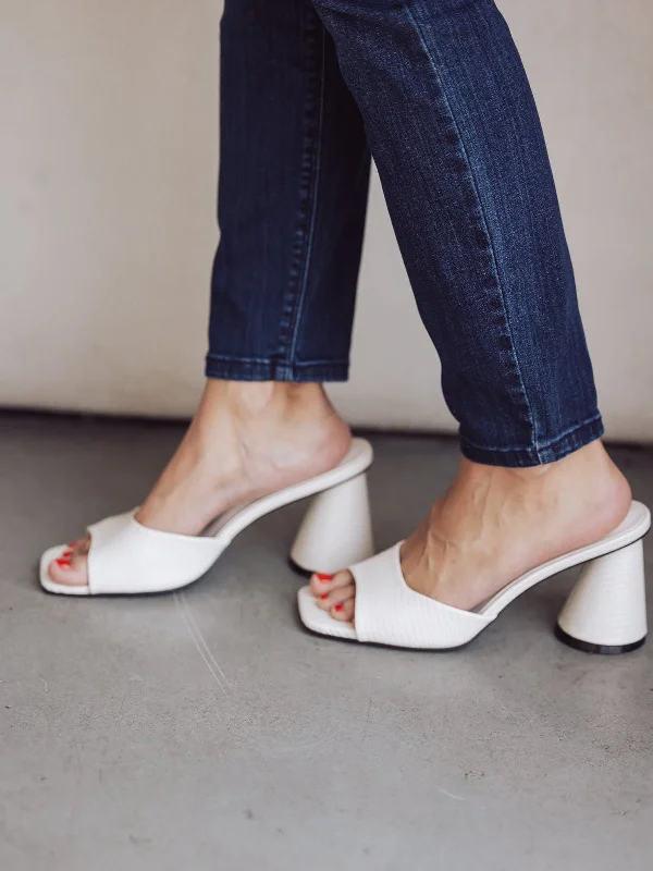 Comfortable Running Sneakers Enya Snake Skin Open Toe Round Heel - Off White