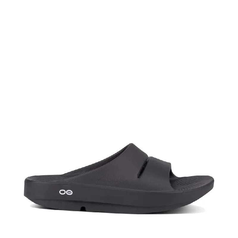 Women’s Wate OOfos OOahh Slide Sandal in Black