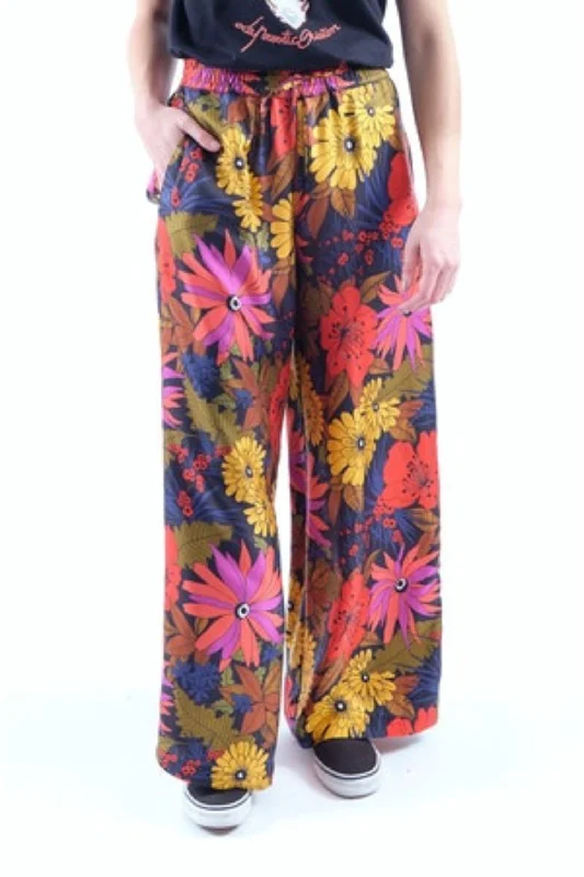 Winter Fashion For Women Skateur Pants In Hibiscus