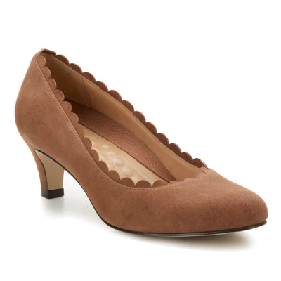 Comfortable Hiking Footwear Janie Pump: Warm Taupe Suede I Walking Cradle