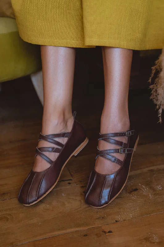 Stylish Work Sneakers Obsession Criss Cross Leather Flats