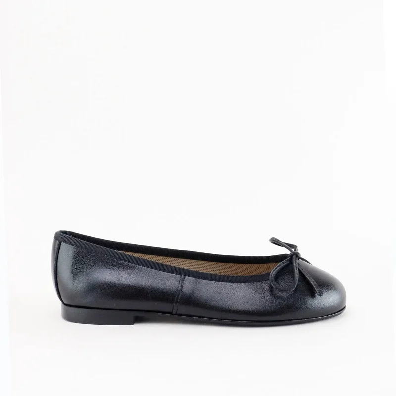 Trendy Sports Footwear Papanatas Black Leather Ballet Flat