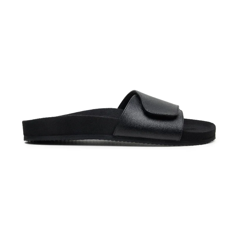 Trendy Boots For Winter 'René' unisex footbed sandal with vegan-leather upper by Zette Shoes - black