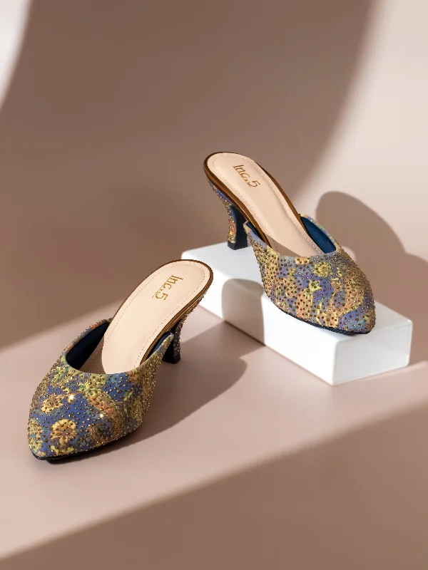 Trendy High Top Sneakers Women Navy & Gold-Toned Multicoloured Printed Slim Heel Mules Trendy High Top Sneakers Women Navy & Gold-Toned Multicoloured Printed Slim Heel Mules