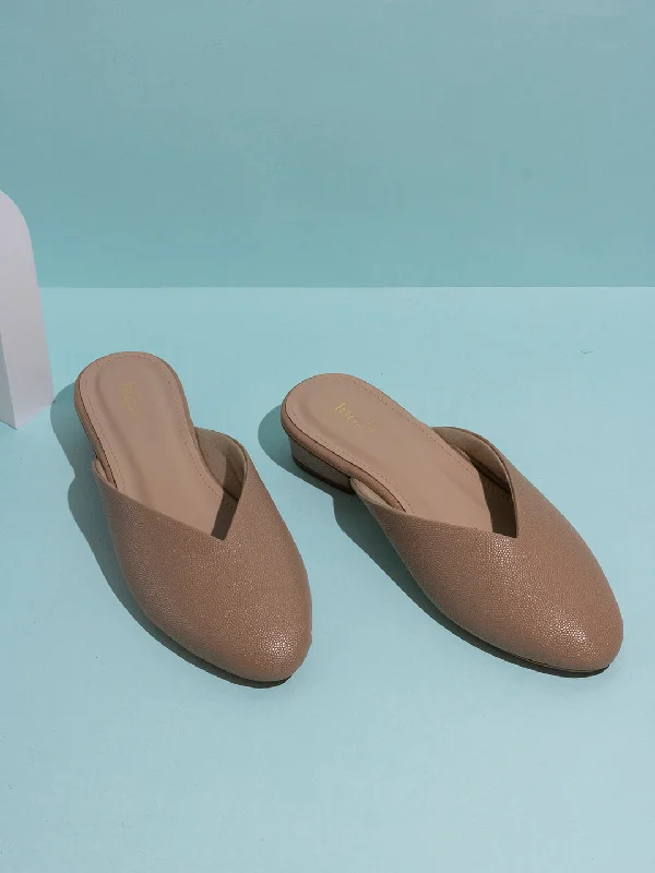 Leather Casual Shoes Womens Beige Solid Pointed Toe Casual Block Heel Mule Sandals