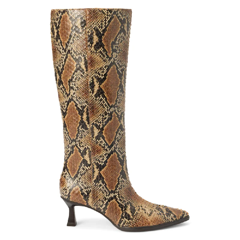Fashionable Sneakers Collection Carlos Snake Pointed Toe Pull On Boots
