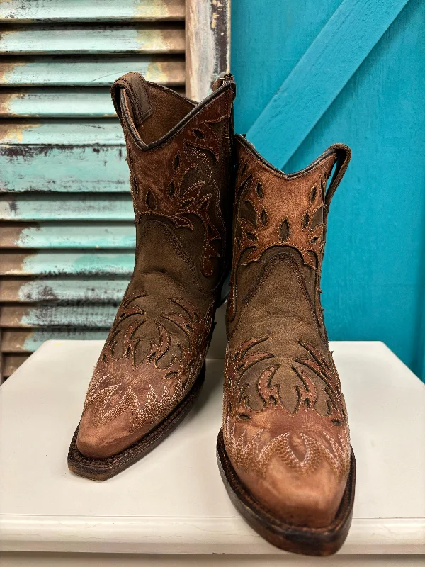 Classic Oxford Shoes Circle G Women's Cognac & Tobacco Embroidered Wing Tip Ankle Boots L6100 Classic Oxford Shoes Circle G Women's Cognac & Tobacco Embroidered Wing Tip Ankle Boots L6100
