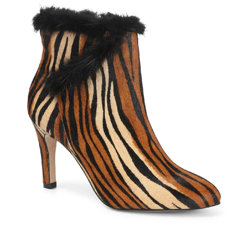 Trendy Sports Footwear Faux Fur Trimmed Heeled Leather Ankle Boot - GVD30501 / 316 787