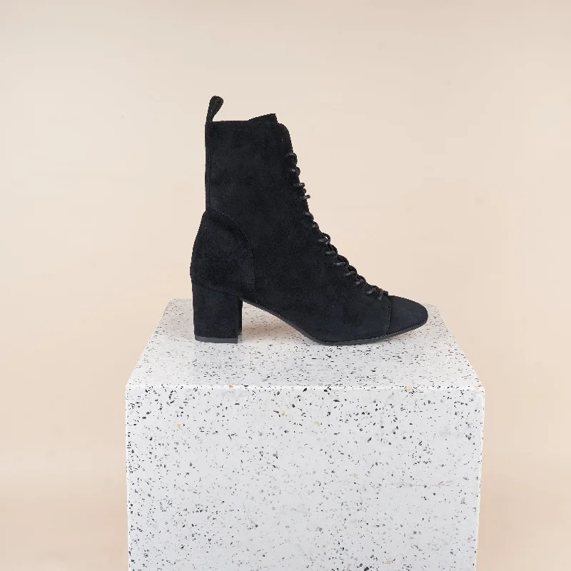 Trendy Walking Shoes Venezia - Black Suede