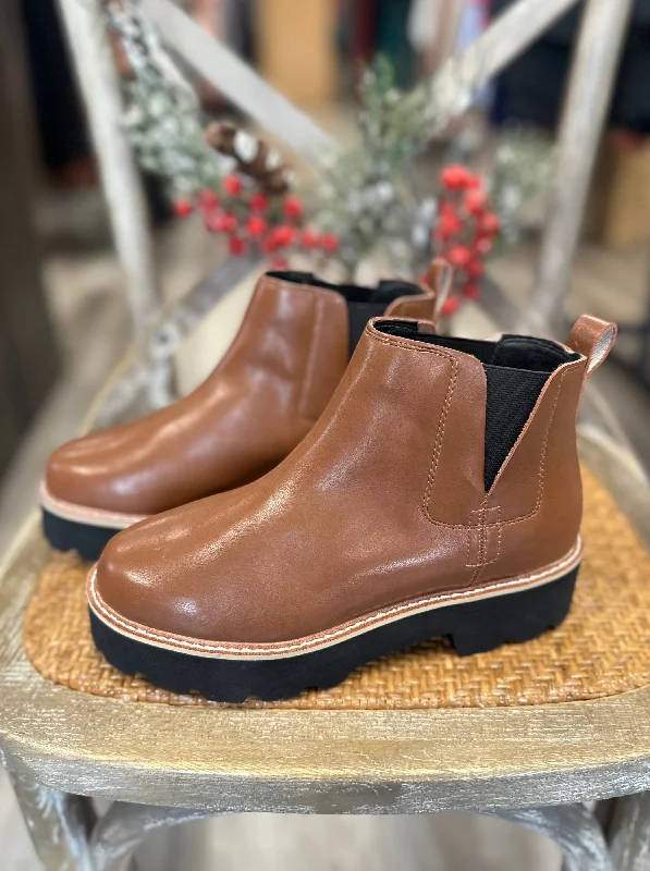 Running Shoes For Men Zari Chelsea Boot